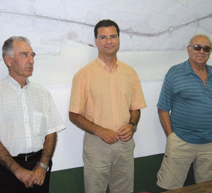 Presidente saliente y entrante de ISP junto a Juan Antonio García